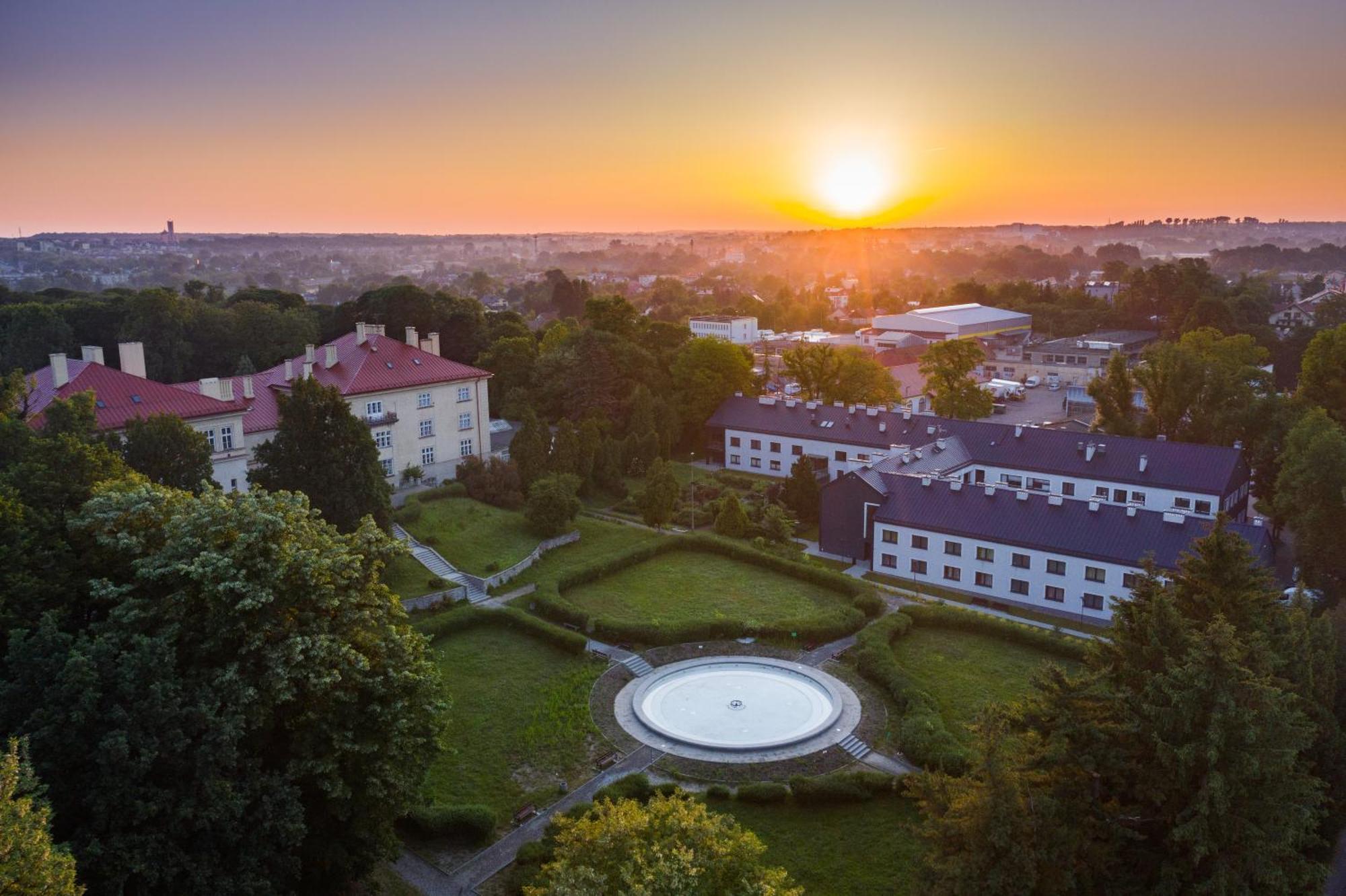 Centrum Rehabilitacji Społecznej I Zawodowej Zaz Słoneczne Wzgórze Tarnów